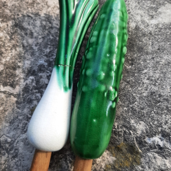 Amazing!! Vintage salad bowl with serving spoon and fork. - Picture 3 of 4